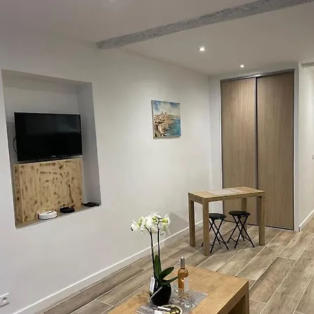 : Beau En Plein Centre Apartment *